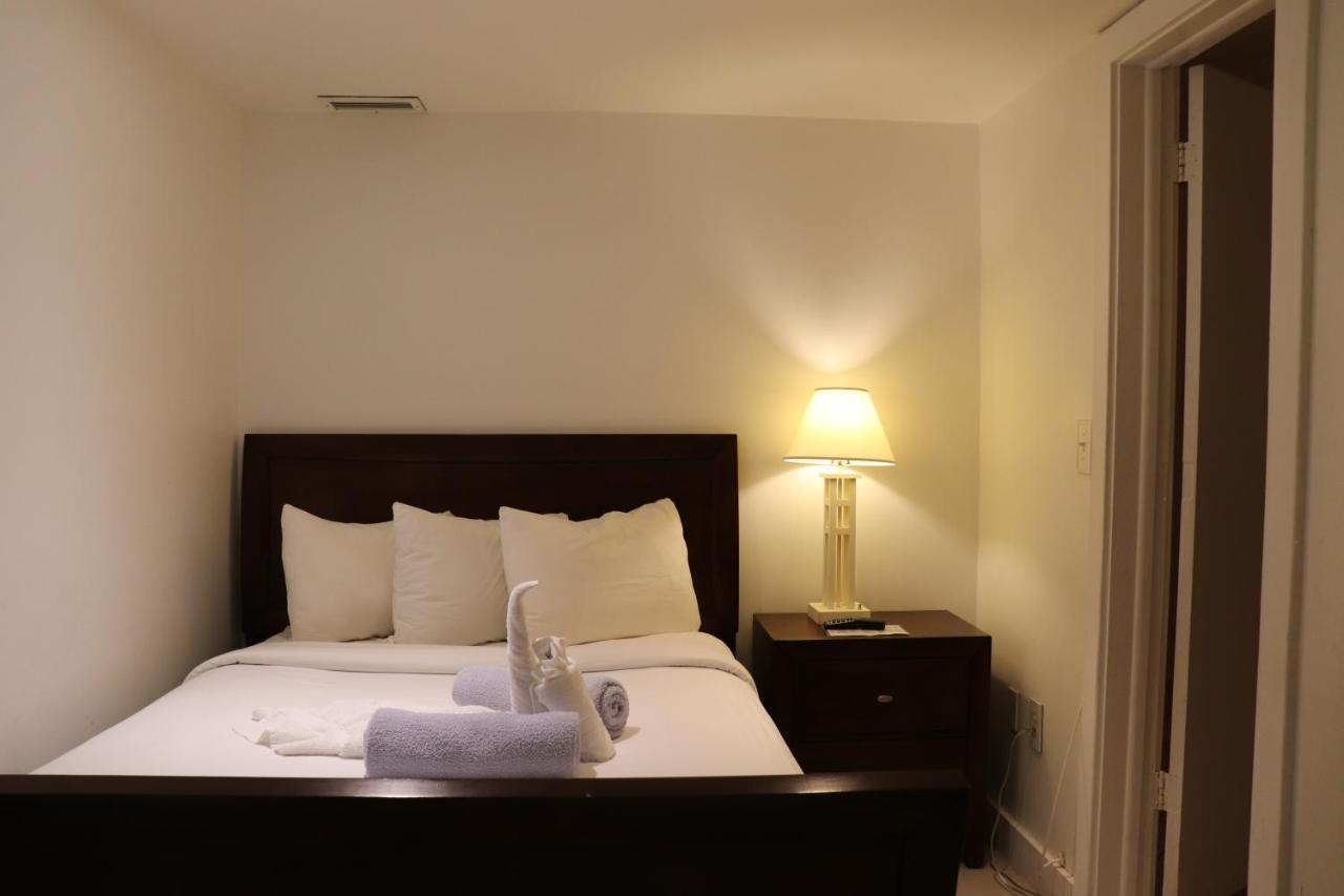 On Hollywood Beach - Affordable Two Bedrooms Sleeps 6 With Two Bathrooms 戴尼亚 外观 照片