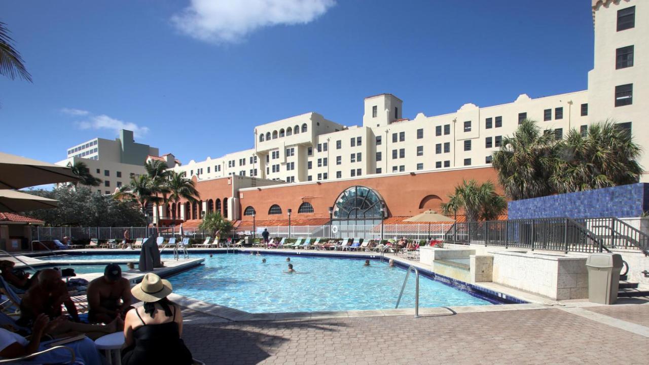 On Hollywood Beach - Affordable Two Bedrooms Sleeps 6 With Two Bathrooms 戴尼亚 外观 照片